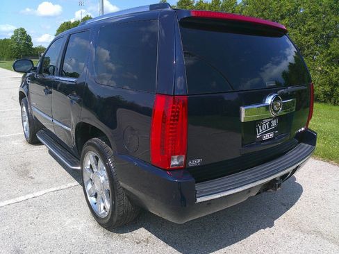 Used 2008 Cadillac Escalade AWD image 3