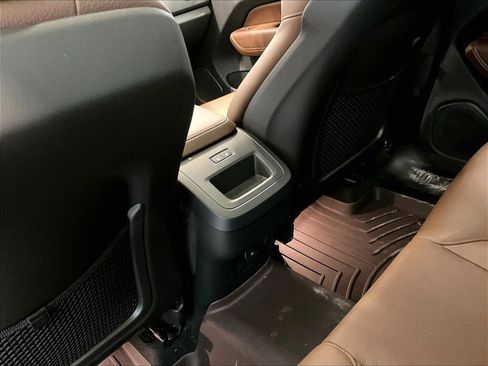 Used 2025 Volvo XC60 B5 Plus w/ Climate Package image 25