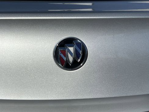 Used 2018 Buick Regal Essence w/ Driver Confidence Package #1 image 29