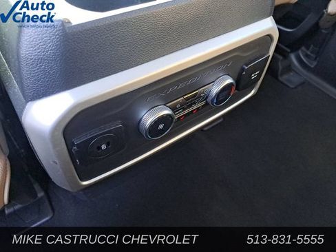 Used 2024 Ford Expedition Limited AWD/4WD image 12