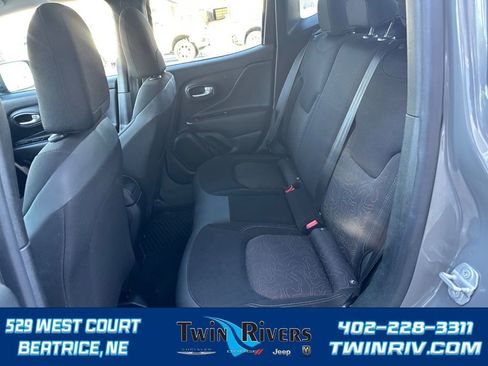 Certified 2023 Jeep Renegade Latitude image 15