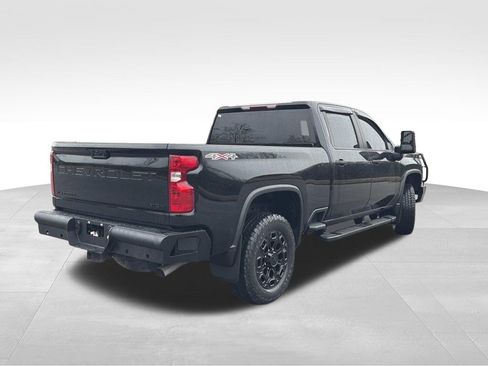 Used 2023 Chevrolet Silverado 2500 Custom w/ Custom Convenience Package image 3