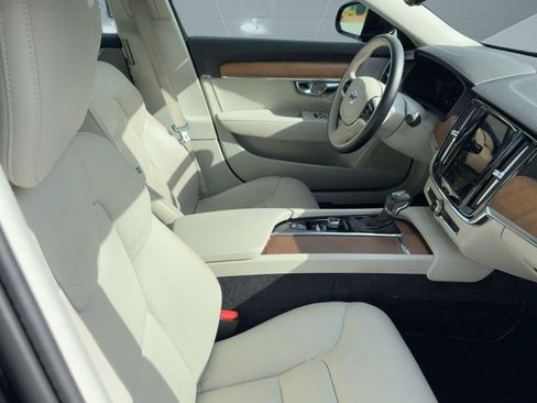 Used 2021 Volvo S90 T6 Momentum image 30