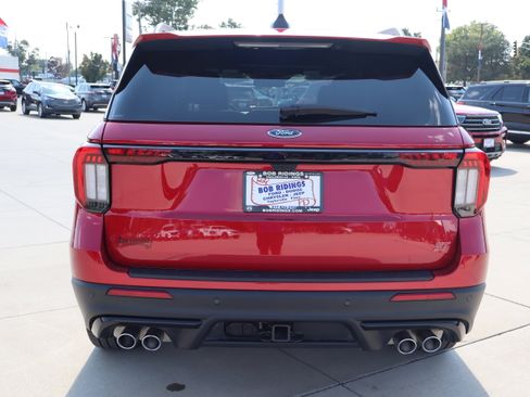 Used 2025 Ford Explorer ST image 7