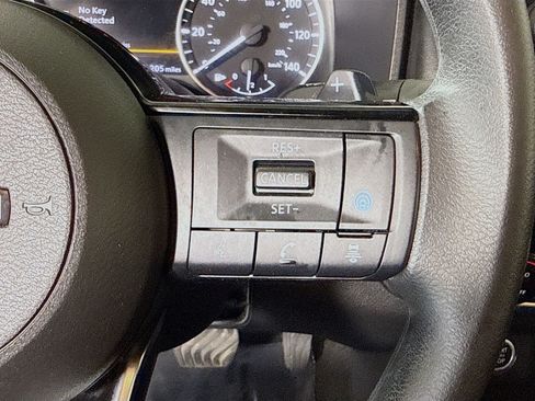 Used 2022 Nissan Rogue SV FWD image 15