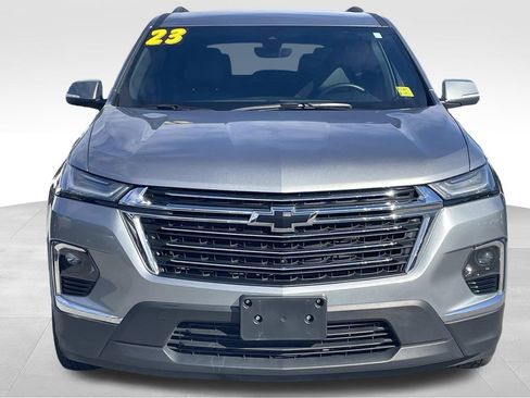 Used 2023 Chevrolet Traverse LT w/ LT Premium Package image 9