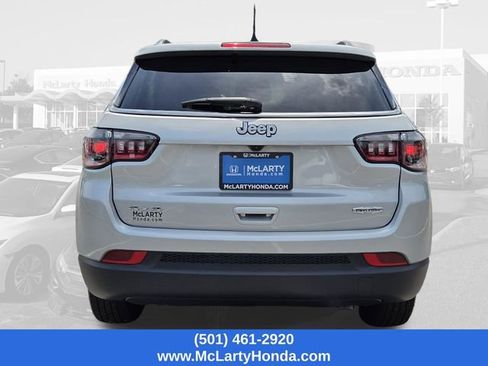 Used 2024 Jeep Compass Latitude AWD/4WD image 4