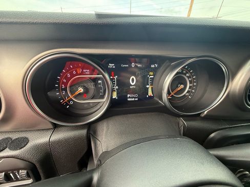 Used 2020 Jeep Wrangler Unlimited Sport image 15