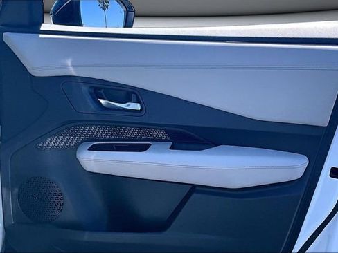 Certified 2023 Nissan Ariya FWD image 28