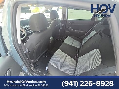 Certified 2022 Hyundai Kona SE image 9