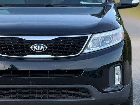 Used 2015 Kia Sorento LX image 12