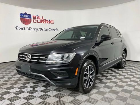 Used 2020 Volkswagen Tiguan SE w/ Panoramic Sunroof Package image 7