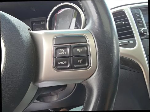 Used 2012 Jeep Grand Cherokee Laredo AWD/4WD image 24