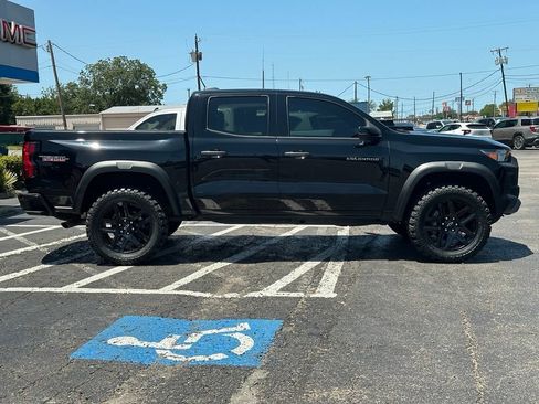 Used 2023 Chevrolet Colorado Trail Boss w/ Technology Package AWD/4WD image 4