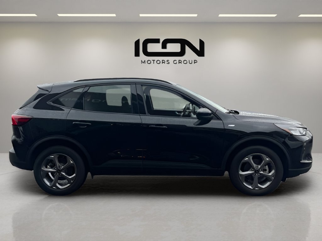 Used 2025 Ford Escape ST-Line Select AWD/4WD image 6