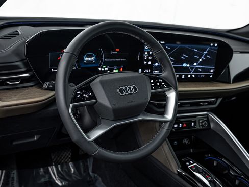 Used 2025 Audi Q5 Premium w/ Convenience Package AWD/4WD image 9