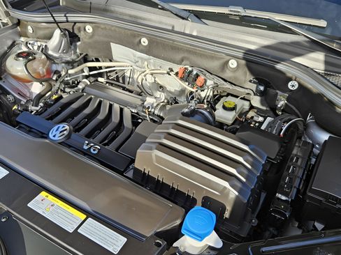 Used 2022 Volkswagen Atlas Cross Sport SEL R-Line w/ Cross Sport MDO Package image 29