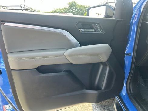 Used 2025 Chevrolet Colorado ZR2 AWD/4WD image 11