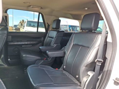 Used 2024 Ford Expedition XLT image 20