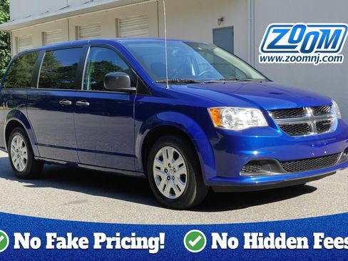 Used 2019 Dodge Grand Caravan SE w/ UConnect Hands-Free Group FWD image 1