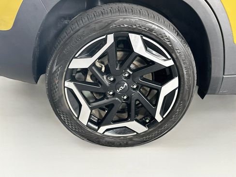 Used 2024 Kia Seltos SX w/ SX Sunroof Package AWD/4WD image 11