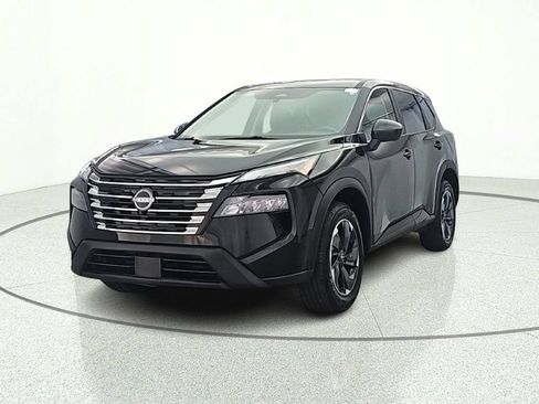 Used 2025 Nissan Rogue SV FWD image 2