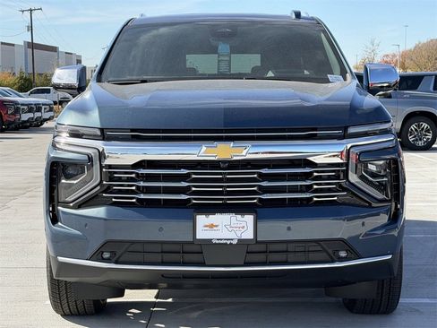 New 2026 Chevrolet Suburban Premier image 7