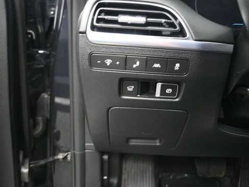 Used 2022 Hyundai Palisade Limited w/ Winter Package image 23