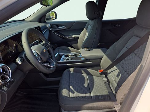 New 2026 Chevrolet Equinox LT w/ Safety and Technology Package FWD image 12