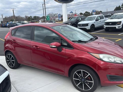 Used 2017 Ford Fiesta SE w/ Cold Weather Package image 7