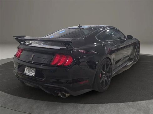 Used 2021 Ford Mustang Shelby GT500 w/ Carbon Fiber Track Pack RWD image 4
