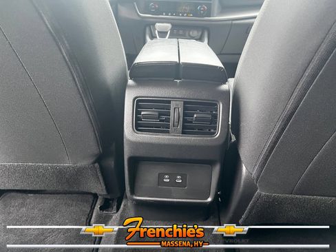 Used 2025 Nissan Rogue SV AWD/4WD image 9