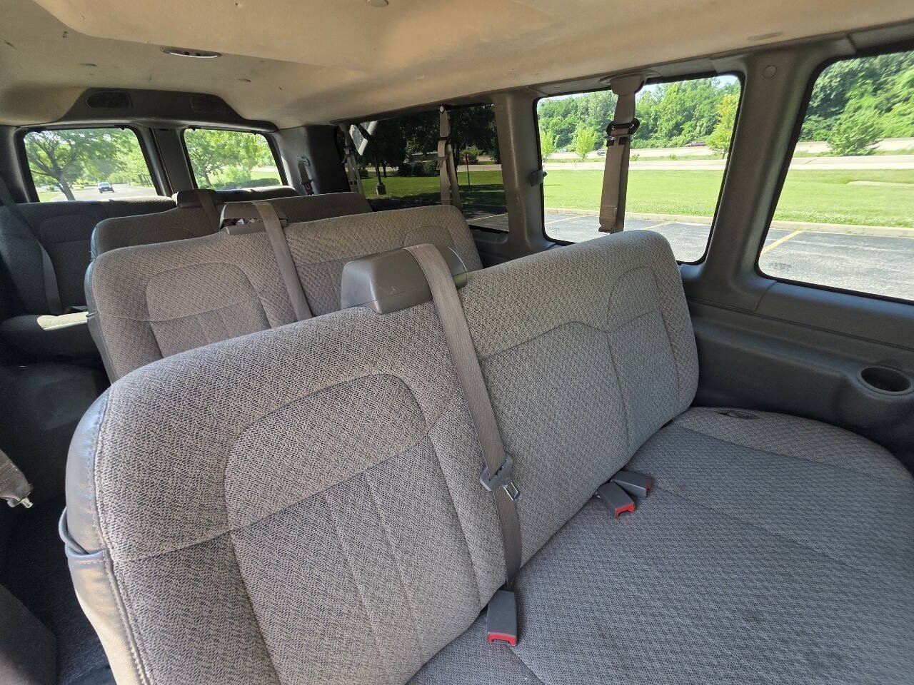 Used 2017 Chevrolet Express 3500 LT w/ LT Preferred Equipment Group RWD image 12