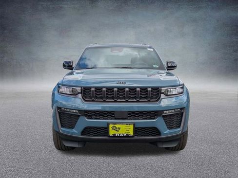 New 2026 Jeep Grand Cherokee L Limited AWD/4WD image 9