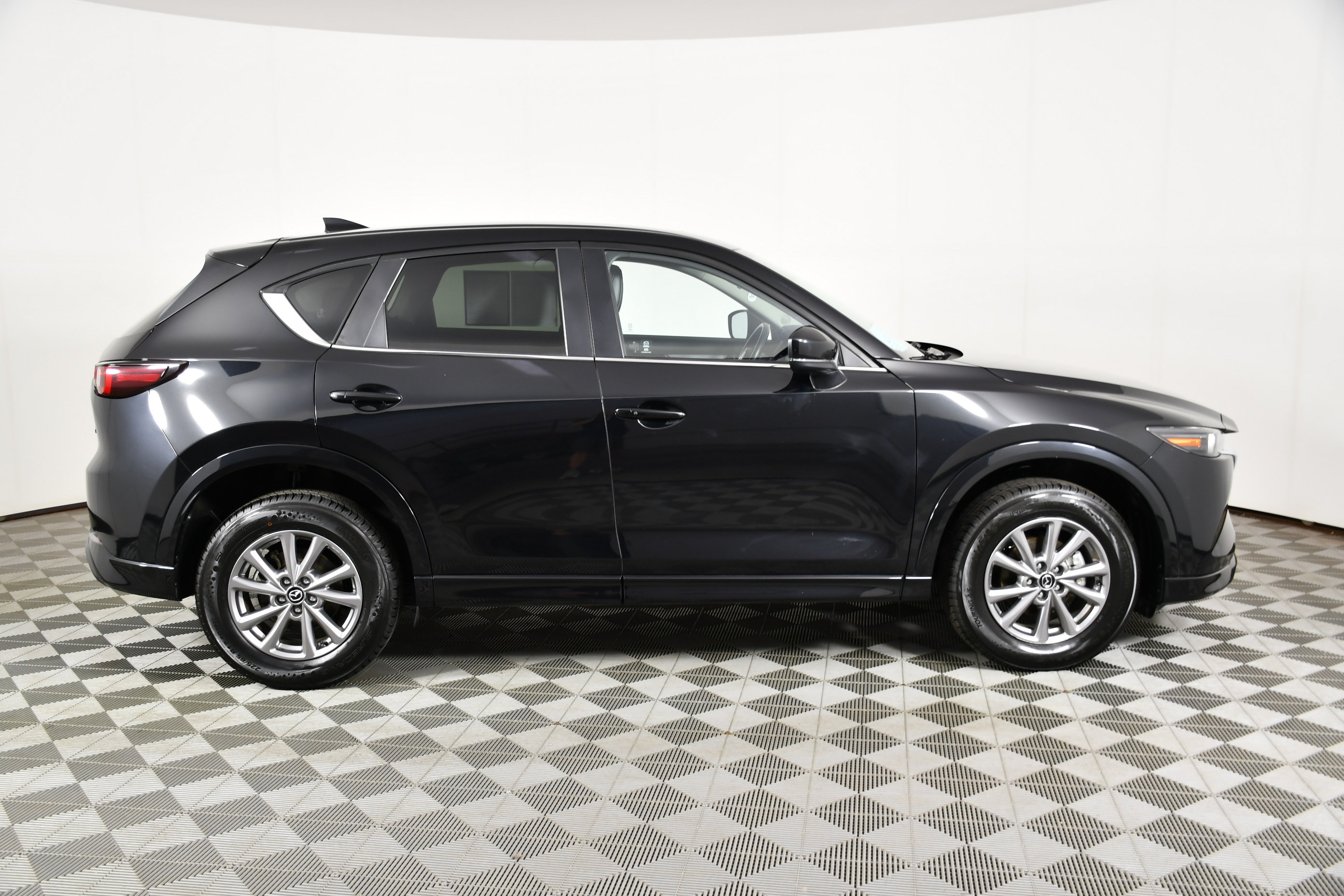 Used 2025 MAZDA CX-5 AWD 2.5 S w/ Preferred Package image 5