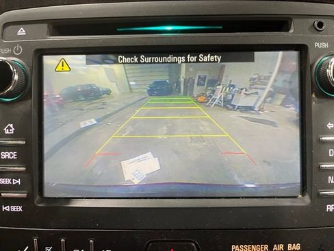 Used 2015 Chevrolet Traverse LT image 23