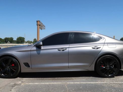 Used 2022 Genesis G70 3.3T RWD image 7
