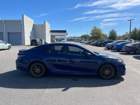 Used 2023 Toyota Camry SE image 10