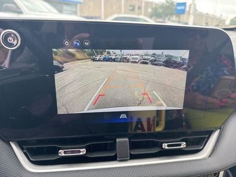 Used 2026 Chevrolet Equinox LT w/ Convenience Package II FWD image 6