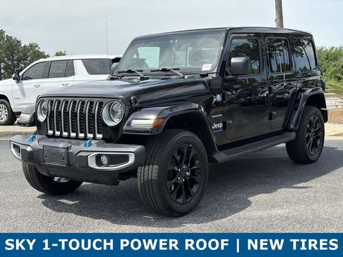 Used 2023 Jeep Wrangler Unlimited Sahara w/ Cold Weather Group AWD/4WD image 5