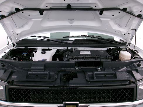 Used 2024 Chevrolet Express 2500 w/ Driver Convenience Package image 16