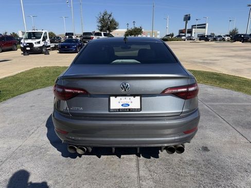 Used 2020 Volkswagen Jetta R-Line w/ R-Line Cold Weather Package image 5