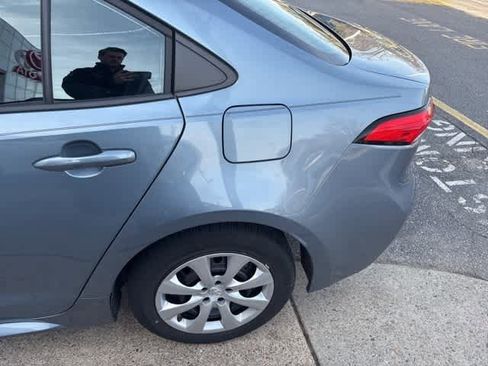 Used 2020 Toyota Corolla LE image 4