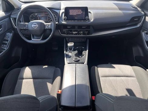 Used 2025 Nissan Rogue SV AWD/4WD image 12