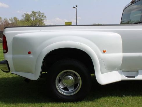 Used 2001 Ford F350 Lariat image 9