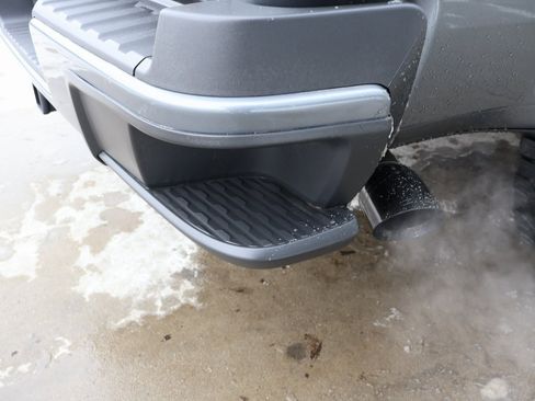 Used 2022 GMC Canyon AT4 image 32