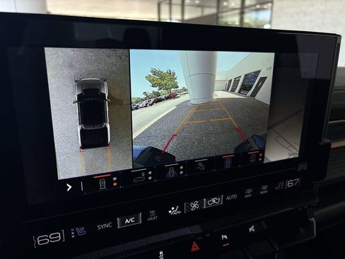 Certified 2024 GMC Hummer EV 2X AWD/4WD image 15