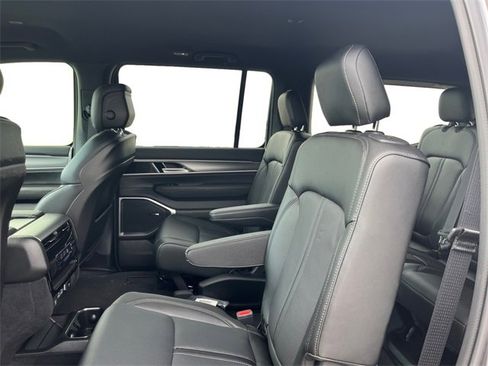 New 2025 Jeep Wagoneer Series II image 16