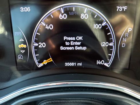 Used 2018 Jeep Grand Cherokee Altitude AWD/4WD image 22
