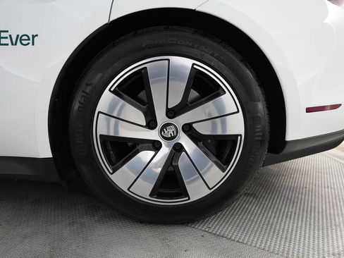 Used 2023 Porsche Taycan RWD image 9